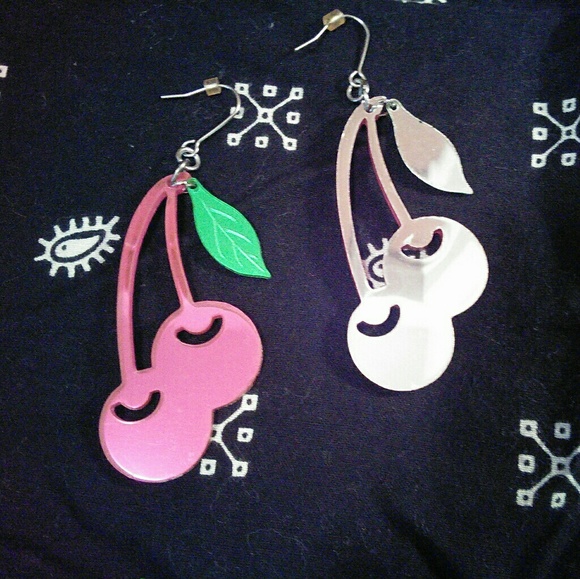 Summer Sale ☀️Cherry earrings🍒 - Picture 1 of 3